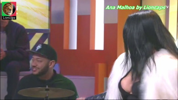 Ana Malhoa sensual a cantar