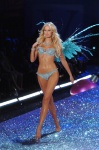 Karolina Kurkova HsL1h0lf_t