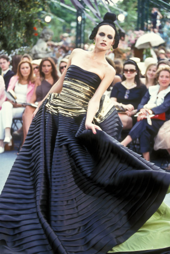 Christian Dior Haute Couture F/W 1997.98 Paris