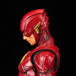 Justice League DC (S.H.Figuarts / Bandai) - Page 5 VTf3hUx5_t