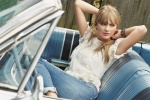 Taylor Swift CrOfUX1W_t