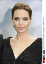 Анджелина Джоли (Angelina Jolie) фото "BESTIMAGE" (138xUHQ) 1cvz8v0k_t