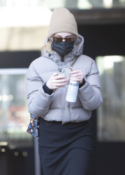 Phoebe Dynevor - Double masks as she heads to a hair salon in New York City, February 5, 2021