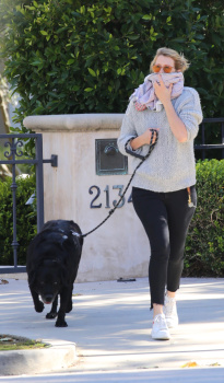 Laura Dern - Steps out for a dog walk in Los Angeles, April 17, 2020