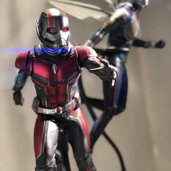 Ant-Man (Ant-Man & The Wasp) 1/6 (Hot Toys) VHq7aB7x_t