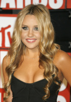 Amanda Bynes - Page 2 M0JQSUWQ_t