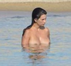 [NSFW] Penelope Cruz - Topless photos from the beach in Corsica | 09/02/2013
