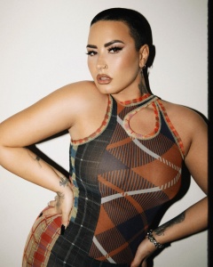 Demi Lovato - Page 5 T8acr3cV_t