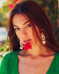 Celine Farach 30vmFmSi_t