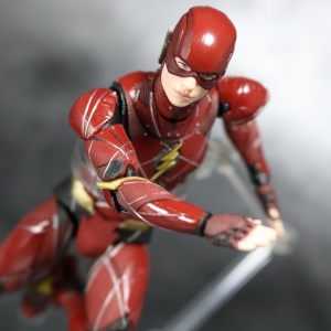 Justice League DC - Mafex (Medicom Toys) - Page 4 HOOF7xYx_t