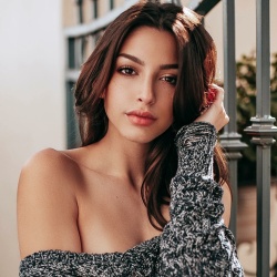 Celine Farach FwCrSZTv_t