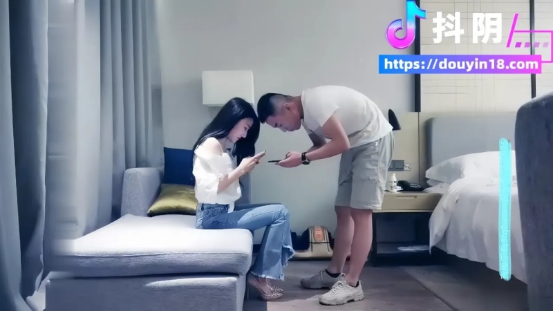 深夜第三场牛仔裤高跟鞋妹子，性感黑丝舔逼骑乘后入猛操，呻吟娇喘大声非常诱人-4588467 - 萝莉岛破处社区🔞
