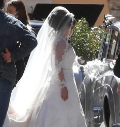 Lady Gaga - Wears a wedding dress on the set of the new Ridley Scott movie 'The House of Gucci' out in Rome, April 8, 2021