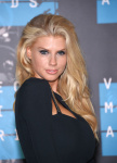 Charlotte McKinney KNDF16YH_t