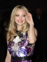 Amanda Seyfried BeDwNeZ7_t