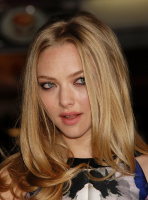 Amanda Seyfried LhgURM90_t