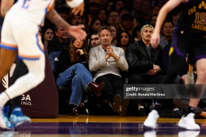 2024/01/15 - David attends at the Los Angeles Lakers Game AWouN3k9_t