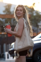 Lindsay Arnold - Seen leaving the DWTS studio after dance pratice in Los Angeles, September 5, 2021