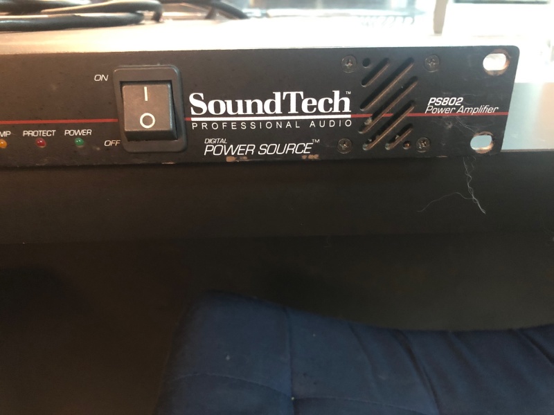 Potência americana Soundtech PS802 + TC Electronic 1144 Bass Preamp: R$ 3.000,00 Q9vy2FA0_t