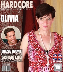 Mature - Olivia G. (EU) (43) - Britische Hausfrau fickt und saugt  Mature.nl