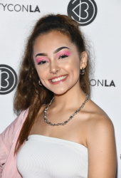 Hailey Orona - Beautycon Festival 2019 at Los Angeles Convention Center | August 10, 2019