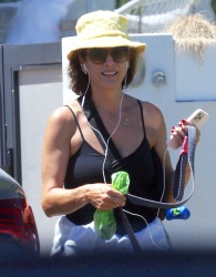 Kate Walsh - Out walking her dog in Perth, January 8, 2022