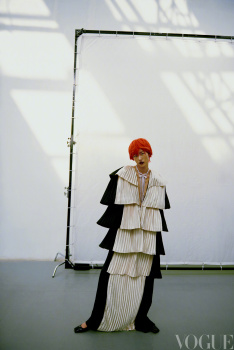 Vogue China December 2022 : Liu Wen by Margaret Zhang | the Fashion Spot