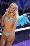 Karolina Kurkova ZBgFLghH_t