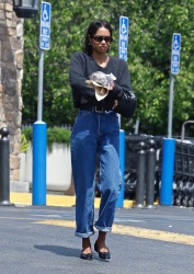 Laura Harrier - Enjoys a quick bite in the car from Gelson's Market