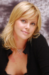 Charlize Theron Monster 15-11-2003 QzjB2t1J_t