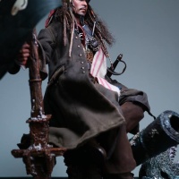 Jack Sparrow 1/6 - Pirates of the Caribbean : Dead Men Tell No Tales (Hot Toys) 1Yb6TIPd_t