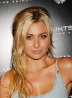 Alyson Michalka UfQ6vHjo_t