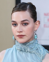 Victoria Pedretti - Once Upon A Time in Hollywood Premiere in LA | 07/22/2019