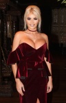 Chloe Sims UMMcB14E_t