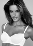 Alessandra Ambrosio - Page 5 ZciTym5S_t