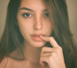 Celine Farach FjvL6PLZ_t