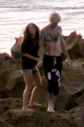 [Blurry] Machine Gun Kelly & Megan Fox - go for a romantic stroll on the beach in San Juan, Puerto Rico | 07/24/2020