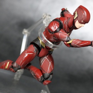 Justice League DC - Mafex (Medicom Toys) - Page 4 XeqgPWwb_t