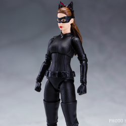 Catwoman - Batman The Dark Knigh rises - SH Figuarts (Bandai) DaCxH28m_t