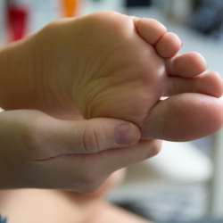 Lemontoes beautiful feet Foot model Lemontoes bare feet, toes, soles, female foot fetish pictures at Karina's Foot Blog