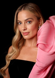 Margot Robbie - Chelsea Lauren SAG Awards portraits February 2024