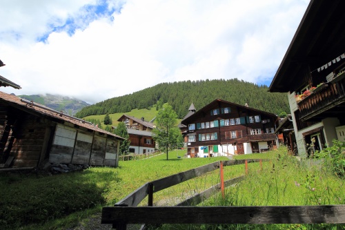 De ruta en ruta por Suiza, 2023 - Blogs de Suiza - 4 DE JULIO. RUTA A MURREN, GIMMELWALD, LAUTTERBRUNNEN. VISITA THUN. (17)