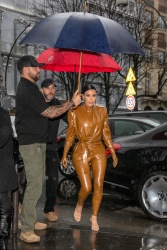 Kim Kardashian - Page 2 5Iy66xms_t