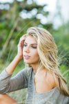 Charlotte McKinney S1cAzat6_t