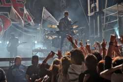 30 Seconds to Mars - Performing on stage on April 29, 2011