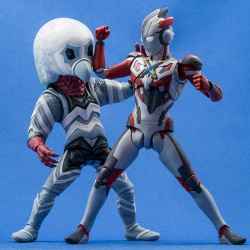 Ultraman (S.H. Figuarts / Bandai) - Page 6 HgSeDyj3_t