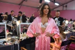 Alessandra Ambrosio - Page 9 HSedJons_t