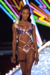 Naomi Campbell 10EQyvVj_t