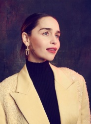 Emilia Clarke - Page 3 EaUqUeGy_t