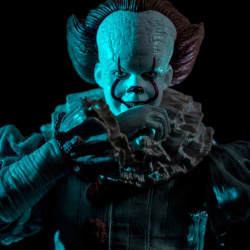 Ca : Pennywise - Year 1990 & 2017 (Neca) EcflvCjA_t